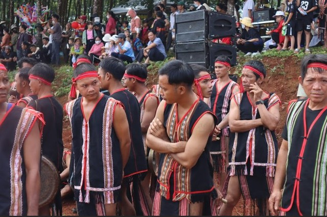 Chiêng, xoang và đua thuyền- Ảnh 8.