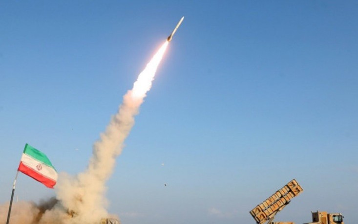 Tehran đáp trả dữ dội, Israel không kích thủ đô Iran